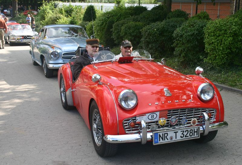 Sehenswerte Oldtimer-Rallye fhrt durch Bad Hnningen