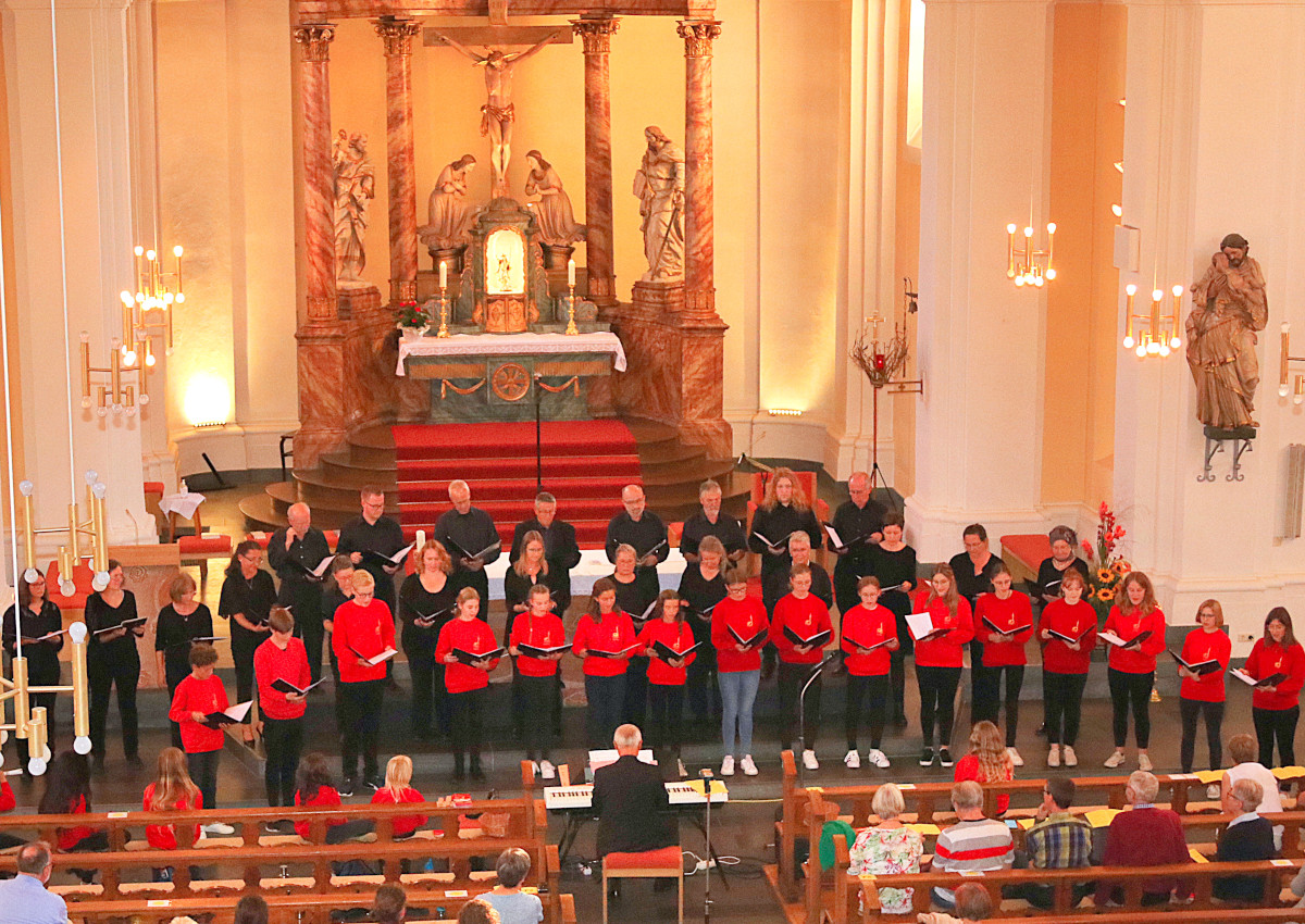 "Singen verbindet!": Musik aus vier Jahrhunderten in der Pfarrkirche Bad Hnningen