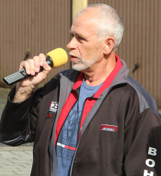 Dieter Glckner, Sprecher der BI Hmmerich, fordert die Betroffenen der geplanten Windrder auf dem Hmmerich auf ihre Einwnde an das Ministerium zu schicken. Foto: BI Hmmerich