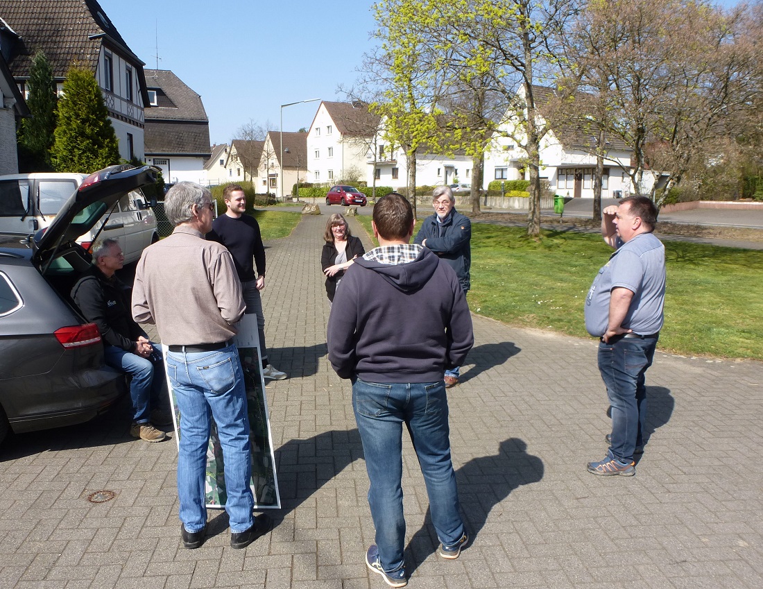 V.l.: Max Weller (Brgerinitiative), Gunnar Lindner (Brgerinitiative) Martin Diedenhofen, MdB (Bundestagsfraktion SPD), Anka Seelbach (Vorsitzende SPD in Raiffeisenland), Gerd Mller (Brgerinitiative), Bernd Becker (Vorsitzender SPD Kreistagfraktion Altenkirchen-Flammersfeld), Guido Barth (Ortsvorsteher Hilkhausen). (Foto: privat)