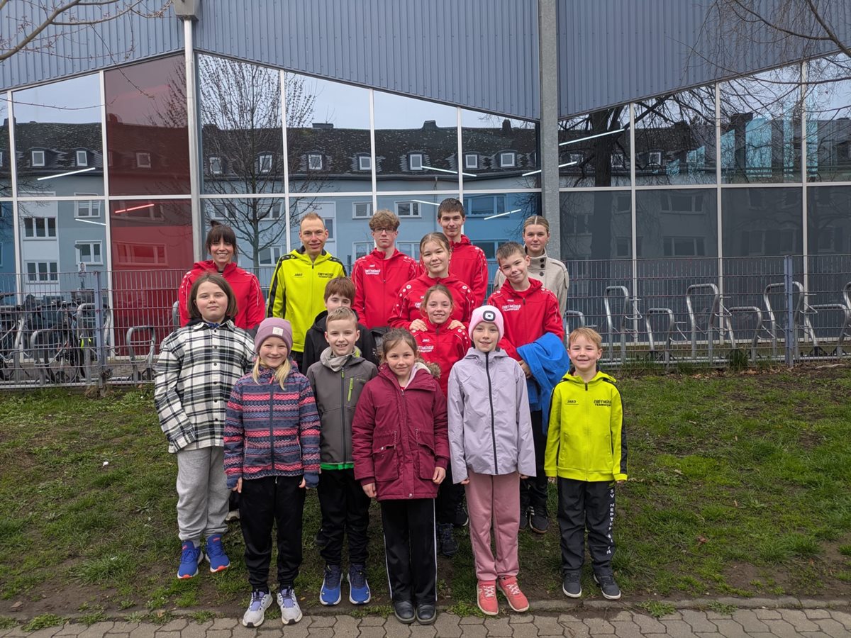 F�r einige Schwimmer war es in Koblenz der erste Wettkampf. (Foto: Verein)