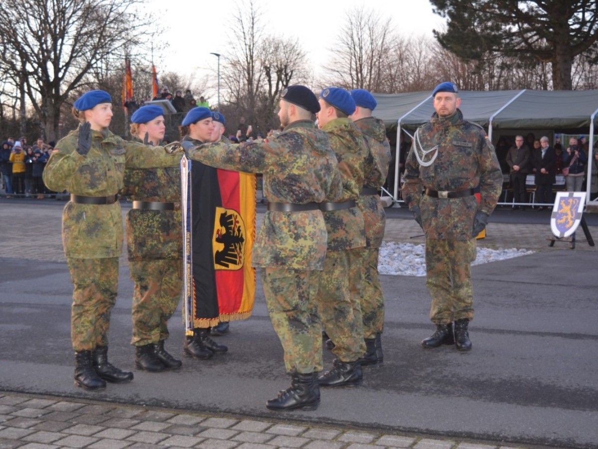 Sanittsregiment 2 Westerwald aus Rennerod feierte beeindruckendes Gelbnis