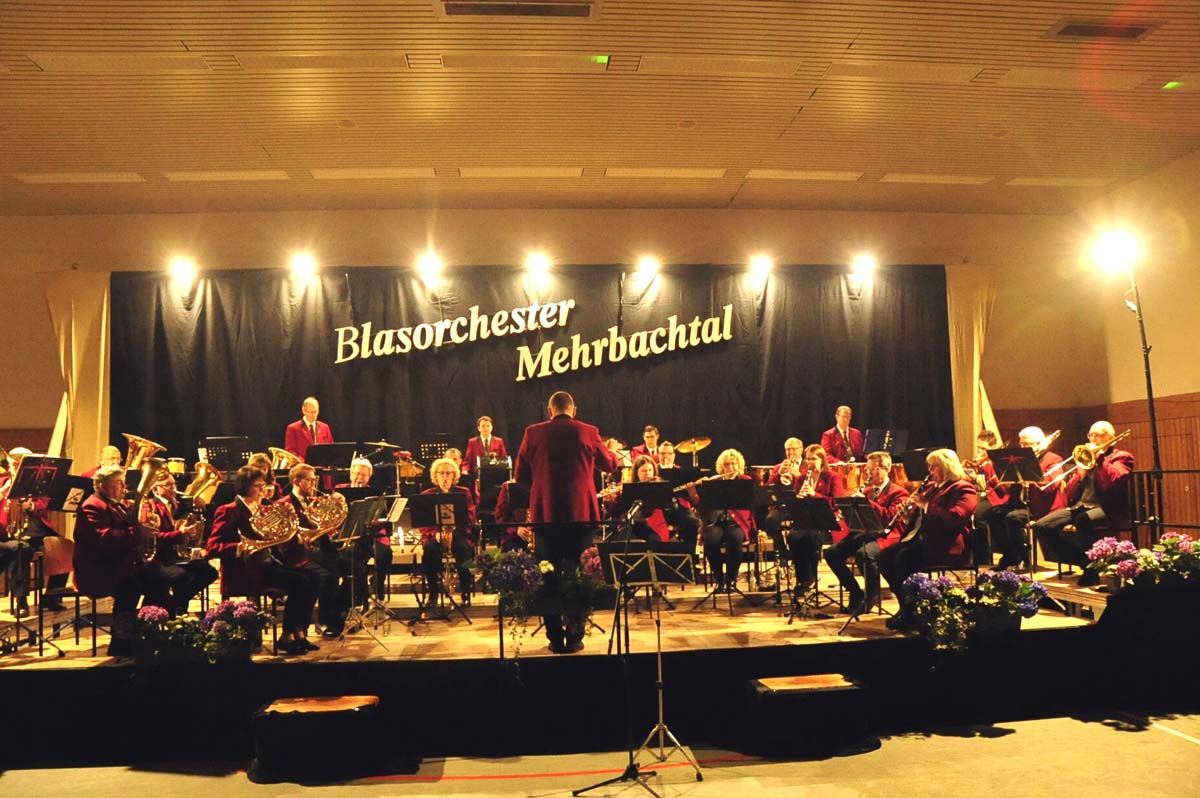 Blasorchester Mehrbachtal zeigte sein Knnen - Konzert in der Wiedhalle gut besucht