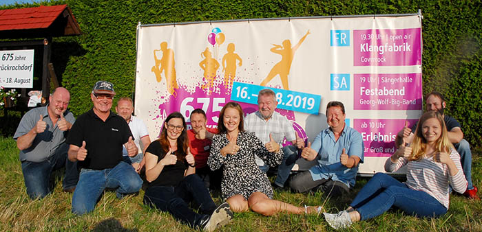 Ein Jahr lang hat der Festausschuss das groe Jubilumswochenende in Brckrachdorf vorbereitet. Jetzt freuen sich alle auf die drei ereignisreichen Tage vom 16. bis 18. August. Foto: pr