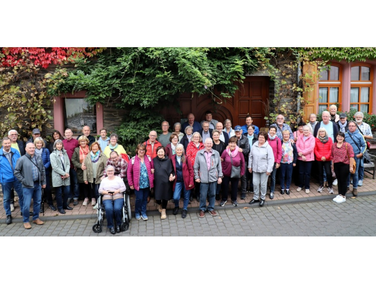 Die "Buchfinken" freuen sich schon auf viele Aktivit�ten in 2026 - wie hier bei Wochenend-ausfl�gen im letzten Jahr an die Mosel und nach Luxemburg. (Foto: Uli Schmidt)