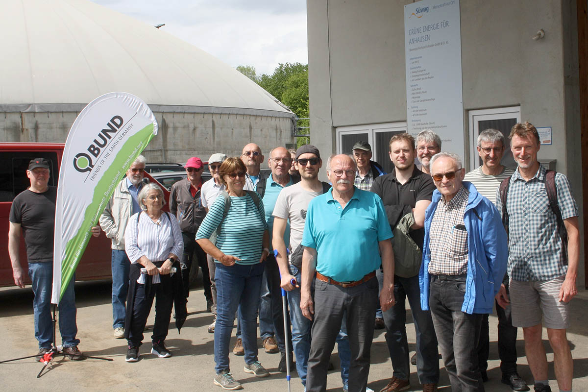 Der BUND Koblenz/Neuwied besucht die Biogasanlage Anhausen und den VFE. Foto: BUND