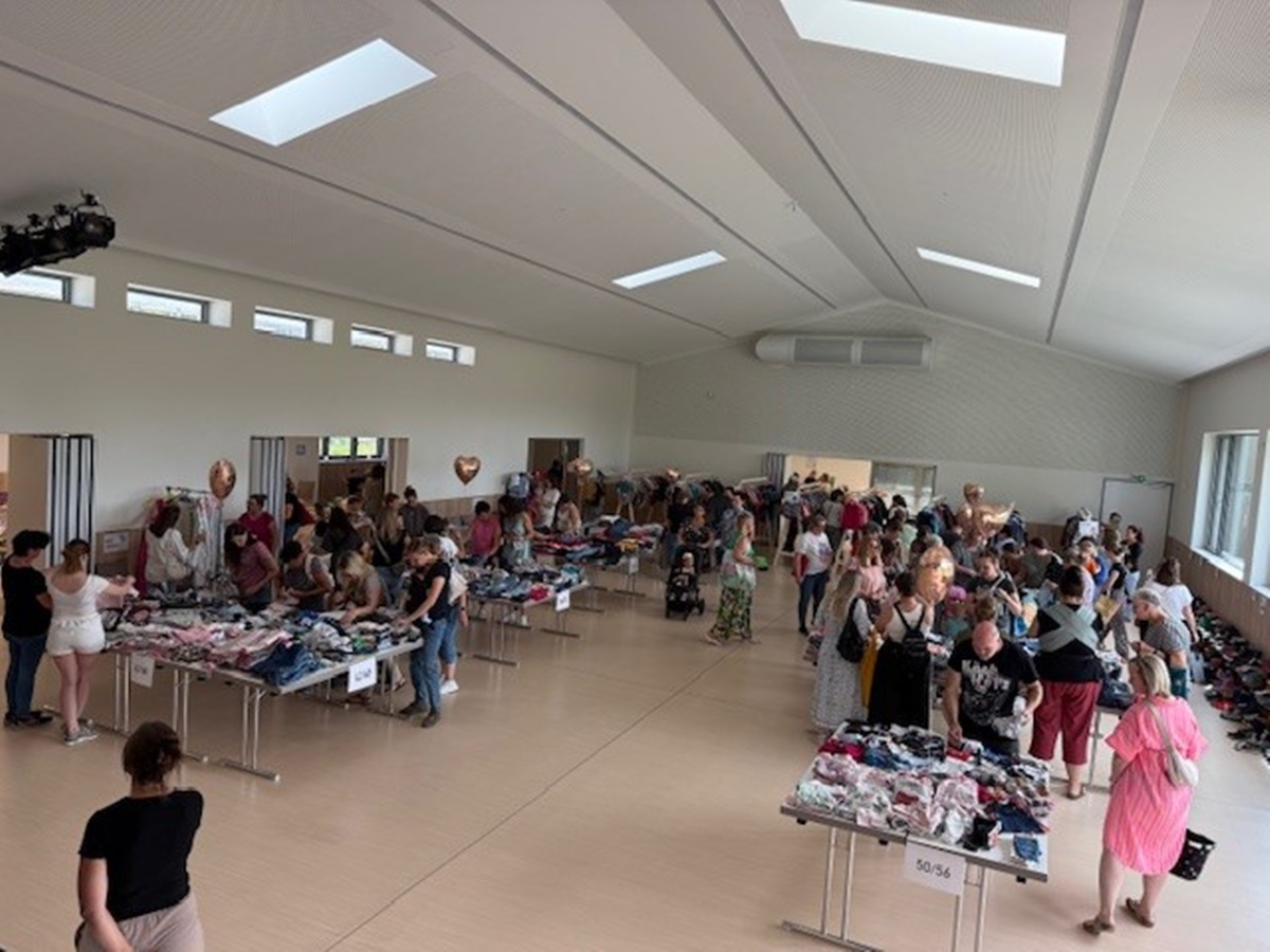 Der Basar l�dt zum St�bern nach gut erhaltenen Kindersachen ein. (Foto: Veranstalter)