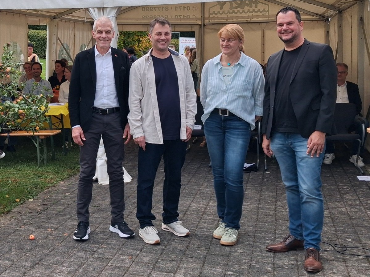 B�rgermeister Fred J�ngerich, Rektor Kai Meuler, Konrektorin Sybille Walkenbach und Jens Fleck von der Schulaufsicht der ADD Koblenz bei der Amtseinf�hrung an der Pestalozzi-Schule Altenkirchen (Fotos: Verbandsgemeindeverwaltung, Rebecca Seuser)