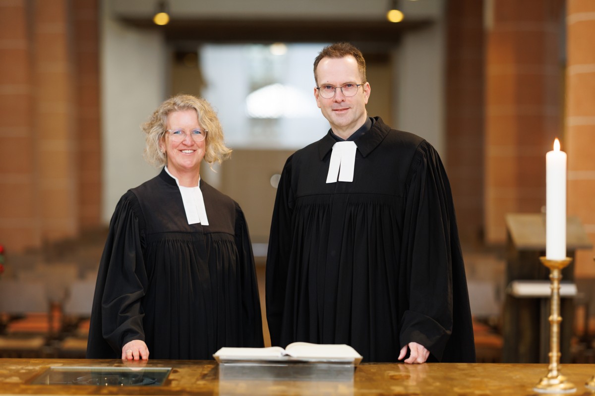 Monika Christ und Maic Zimmermann in der Stiftskirche. Foto: Peter Bongard