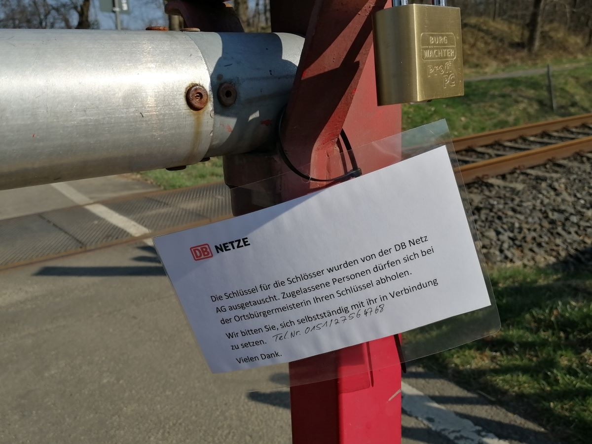 Michelbach: Neue Schlsser fr Schranken an Bahnbergngen wurden geliefert