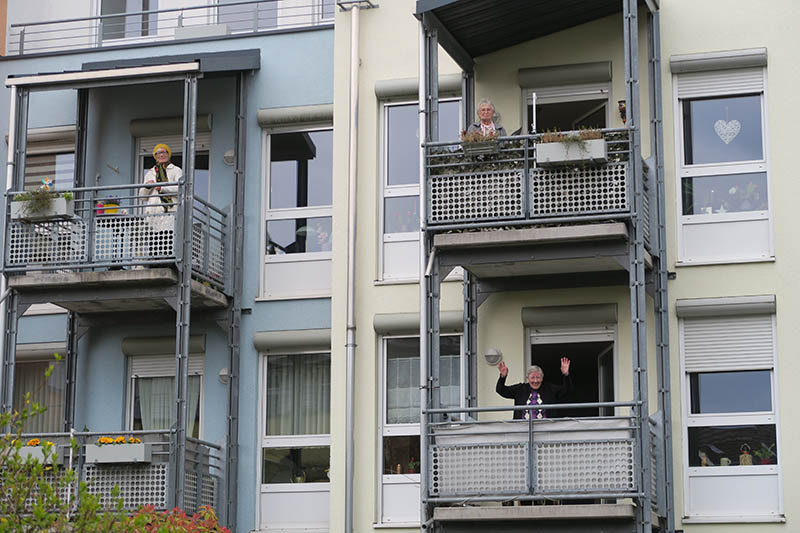 Balkon-Bingo und Garten-Gesang in der Alten Glaserei 