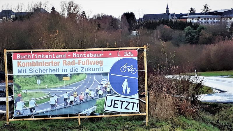 Die Forderung nach einem Rad- und Fuweg an der L 326 von Montabaur nach Holler und darber hinaus ist seit vielen Jahren in der Region unberseh- und unberhrbar. Foto: privat