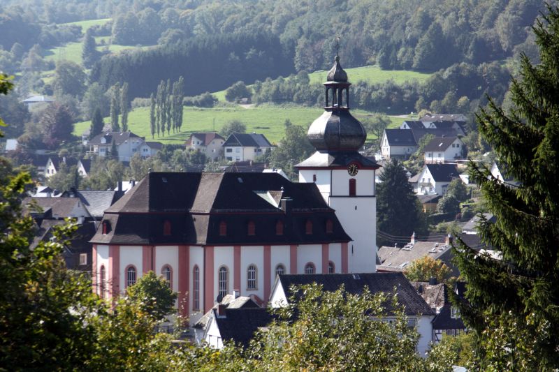 Eine der Hauptsehenswrdigkeiten im Daadener Land: die Barockkirche in Daaden. Foto: Dirk Klein