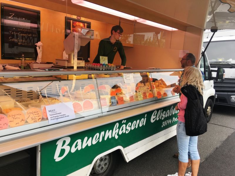 Neuer Verkaufsstand auf dem Caaner Wochenmarkt. Foto: privat