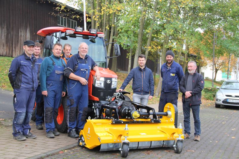 Stdtischer Bauhof mit neuem Traktor