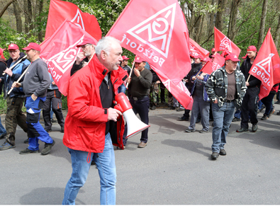 Uwe Wallbrecher, erster Bevollmchtigter der IG Metall Geschftsstelle Betzdorf, sprach von einer Schweinerei die im Betrieb ablaufe. Fotos: anna