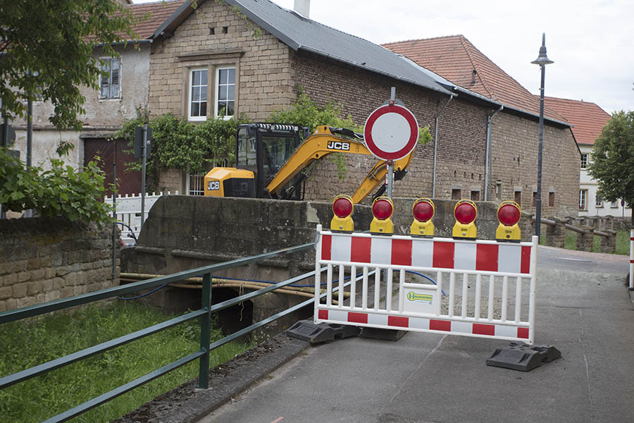 Pfaffenbachbrcke zwischen Bennau und Kttingen wird neu gebaut