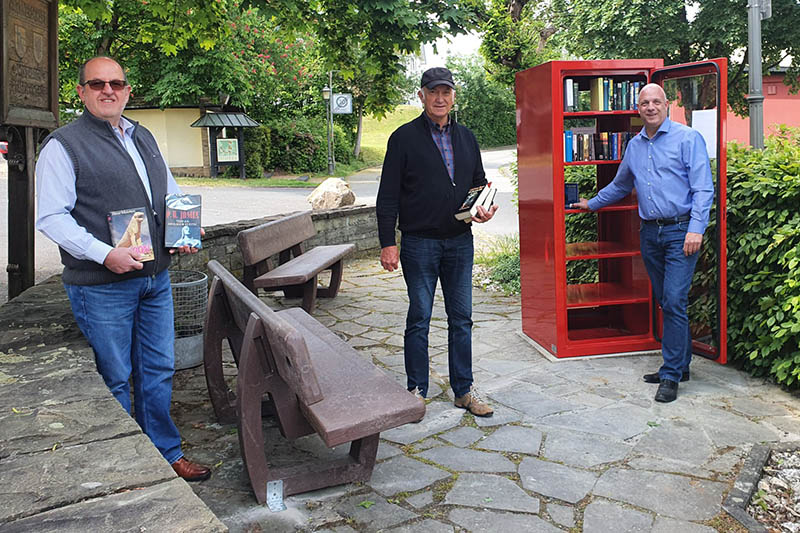 Bcherschrank in Windhagen in Betrieb genommen