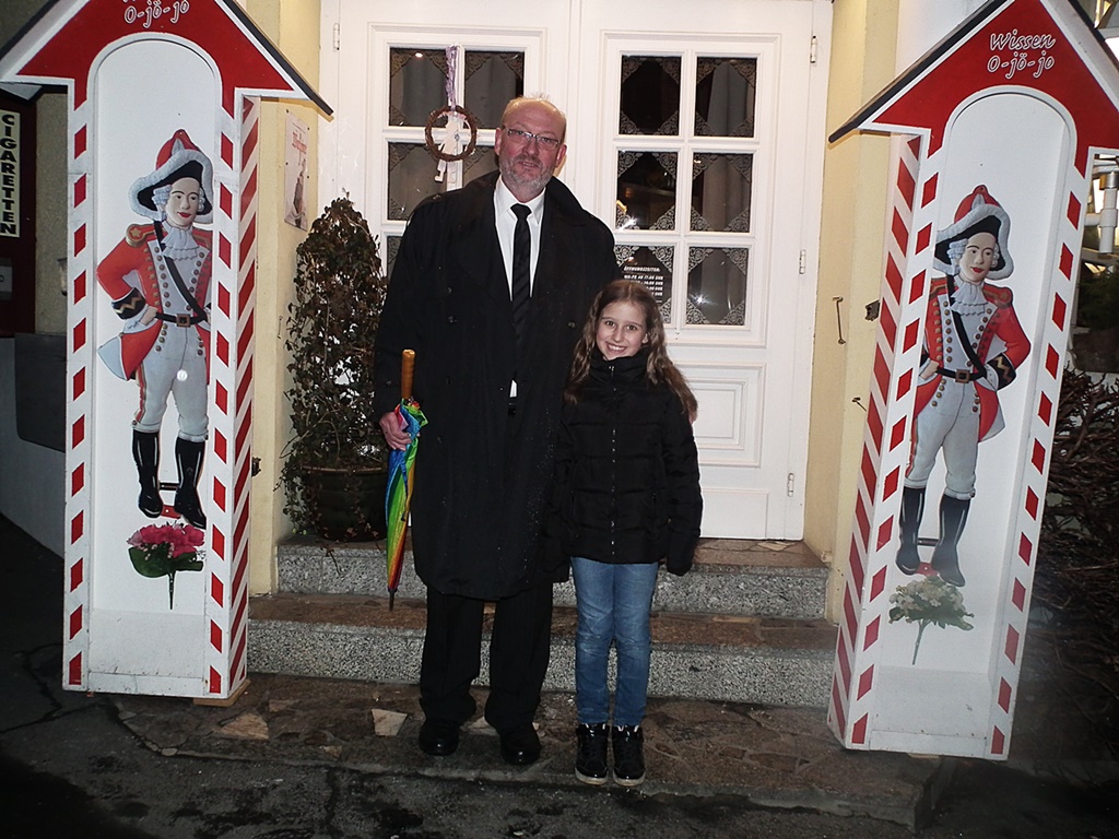 Prinz Michael II. und Kinderprinzessin Larice I. mussten heute Abschied vom Karneval nehmen. Fotos: Regina Steinhauer 