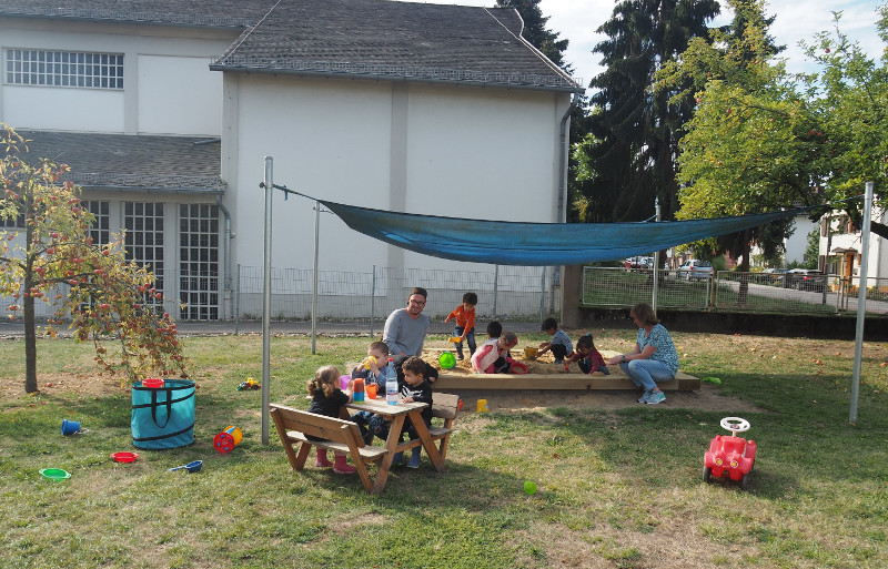 Das Auengelnde des ehemaligen Pfarrhauses wird von Kindern und Betreuern gerne genutzt. Foto: Stadt Bendorf
