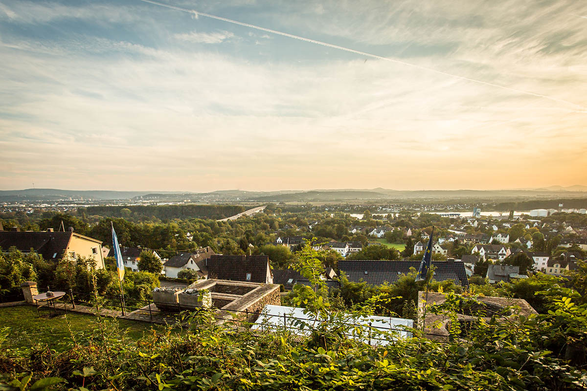 Der Blick von oben lohnt sich. Die Fhrung der VHS Bendorf lenkt den Blick auf Bekanntes und Unbekanntes. Foto: Stadt Bendorf