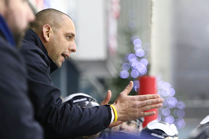 Trainer Daniel Benske und der EHC gehen ab sofort getrennte Wege. Foto: Verein