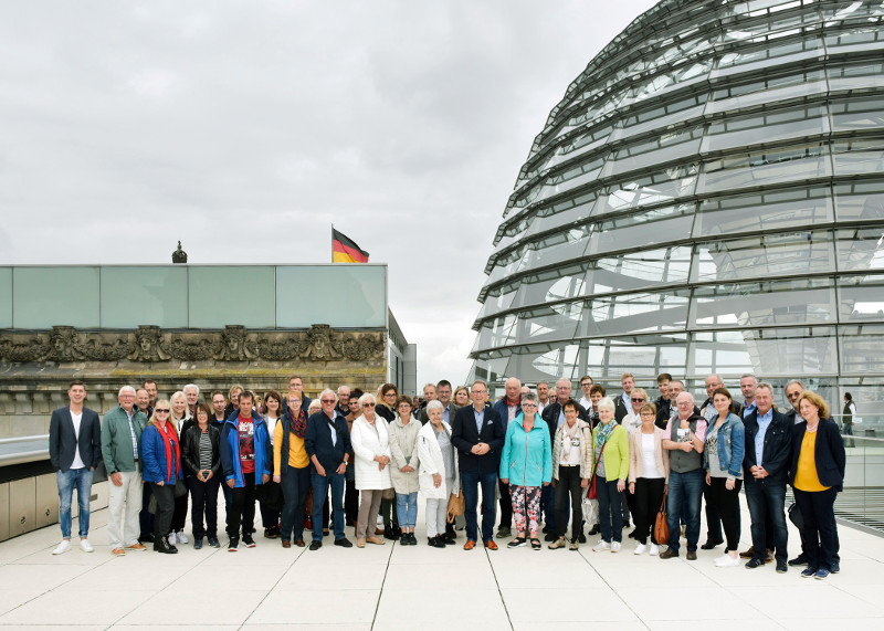 50 Gste aus seinem Wahlkreis besuchten Erwin Rddel in Berlin. Foto: Privat
