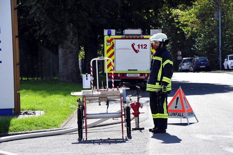 Feuer im Palettenwerk Berod rief Feuerwehren auf den Plan