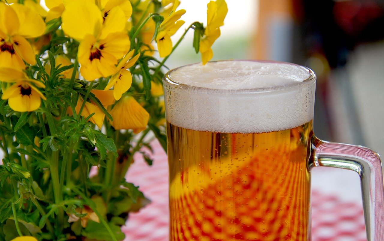 Am Donnerstag wird in Betzdorf der Biergarten mit Fassanstich erffnet. (Symbolfoto)