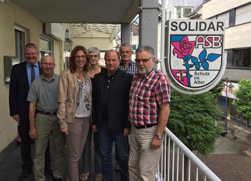 Sozialministerin Sabine Btzing-Lichtenthler und Brgermeister Bernd Brato waren zu Besuch beim Altenschutzbund Solidar in Betzdorf. Foto: Privat