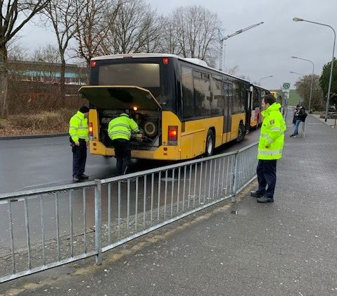 Buskontrolle durch Beamte der Verkehrsdirektion Koblenz. Foto: Verkehrsdirektion Koblenz