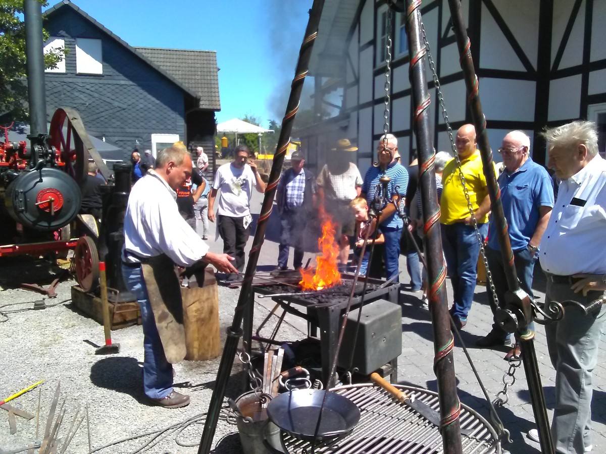 Tradition trifft Technik: Schmiedefest im Technikmuseum Freudenberg