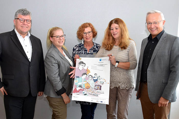 Von links:  Michael Mahlert Laura Schaaf, Mechtild Laupichler, Andrea Oosterdyk und Landrat Achim Hallerbach verfolgen gemeinsame Ziele im Bildungsbro. Foto: Kreisverwaltung