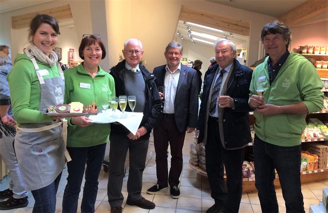 Unser Foto zeigt von links: Caroline Giese,  Anette Mockenhaupt, Klaus Wiesemann, Rainer Dngen, Manfred Maurer und Konrad Mockenhaupt. (Foto: privat)