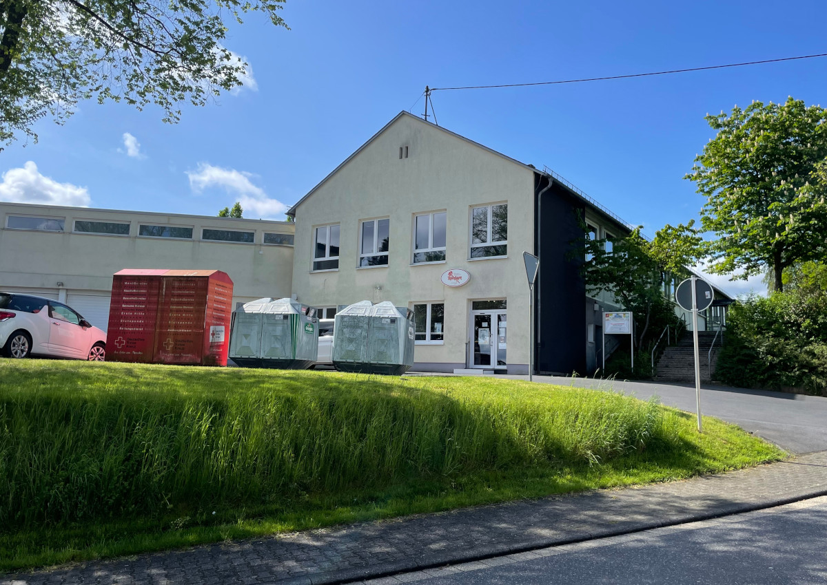 Anstelle des alten Gebudes der Grundschule, knnte hier bald ein City-Markt entstehen. (Archivfoto: KathaBe)