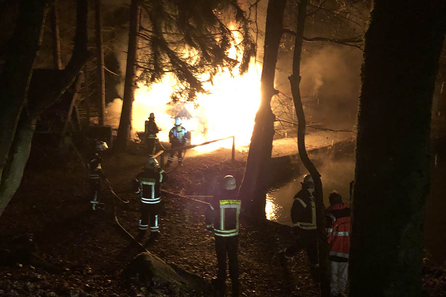 Angelhtte in Thalhausen geht in Flammen auf