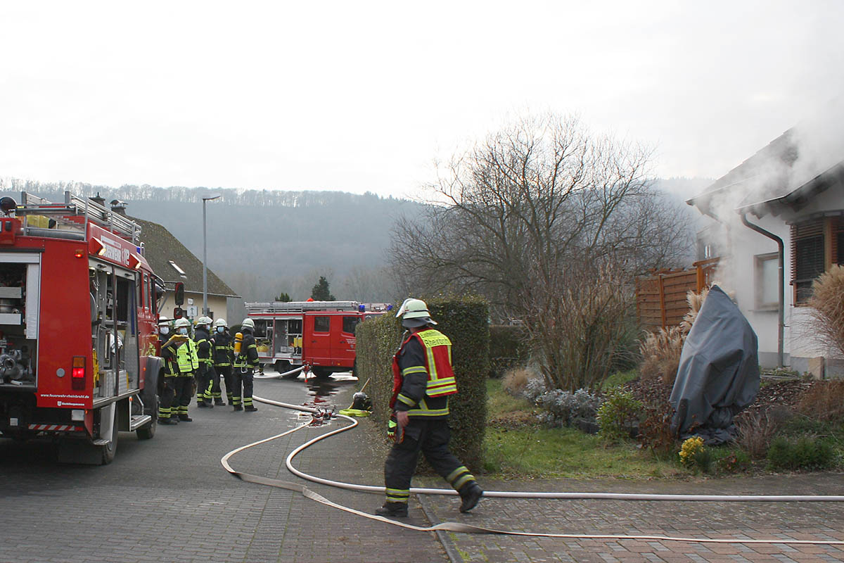 Kellerbrand in Leutesdorf fordert Feuerwehren