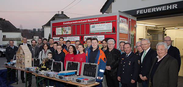 Jugendfeuerwehr des Landkreises erhlt Brandschutzmobil 
