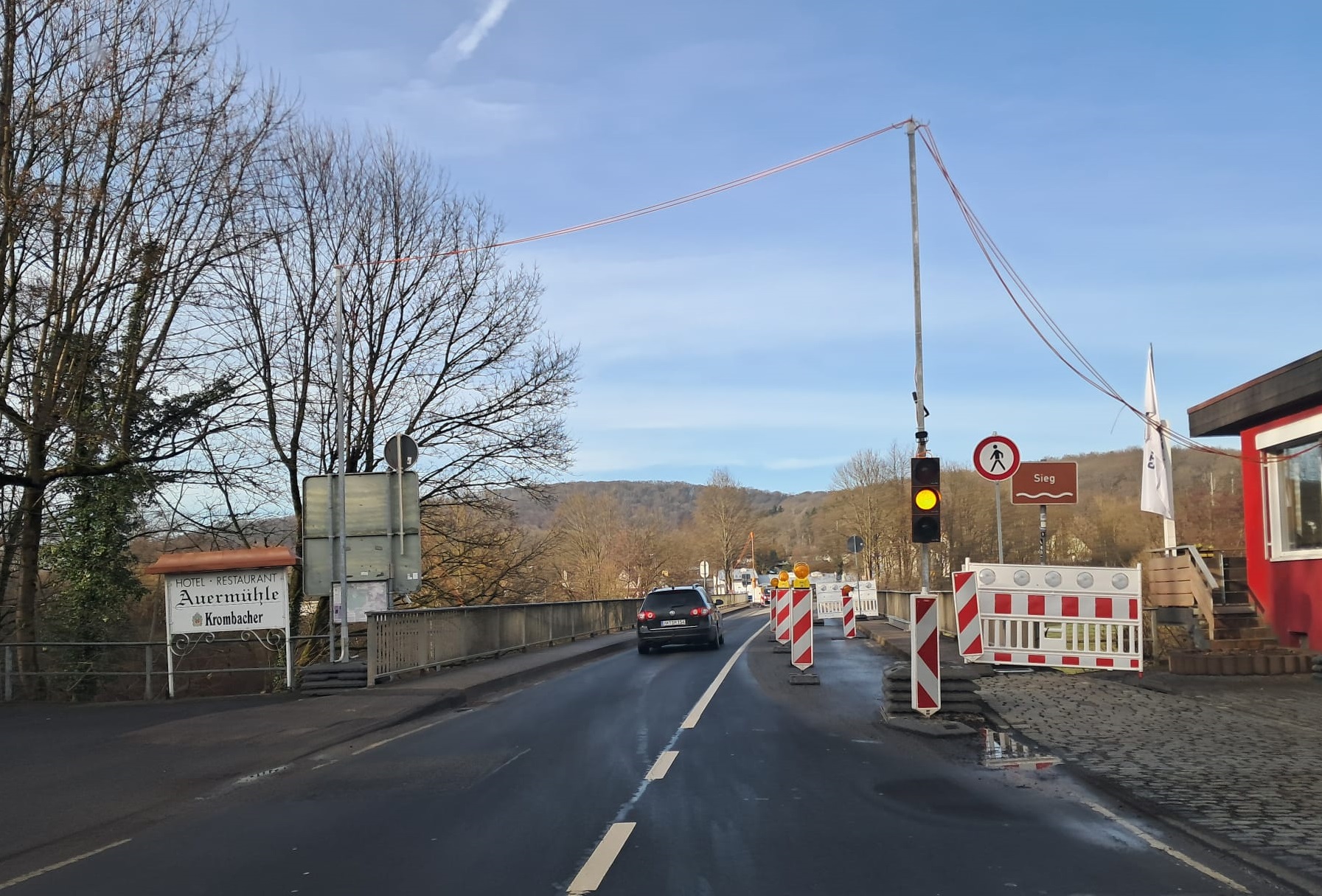 Die Br�cke zwischen Hamm und Au ist nur einseitig befahrbar. (Foto: rm)