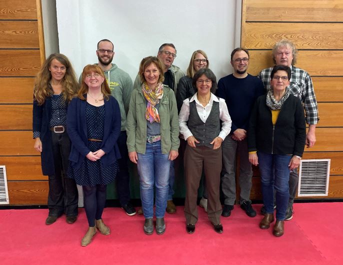 Von links, hintere Reihe: Kerstin Stahl, Patrick Boller, Claus Burghaus, Kendra Steuber, Mitja Nickol, Burkhard Schneider, vordere Reihe: Dr. Kirsten Seelbach, Tanja Becher, Nicole de Fries-Nickol und Annette Dcker. (Foto: Ralf Kohlhaas)