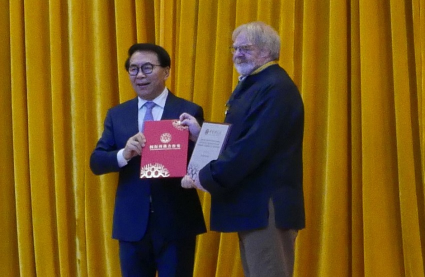 Chinesischer Staatspreis fr Professor aus Altenkirchen