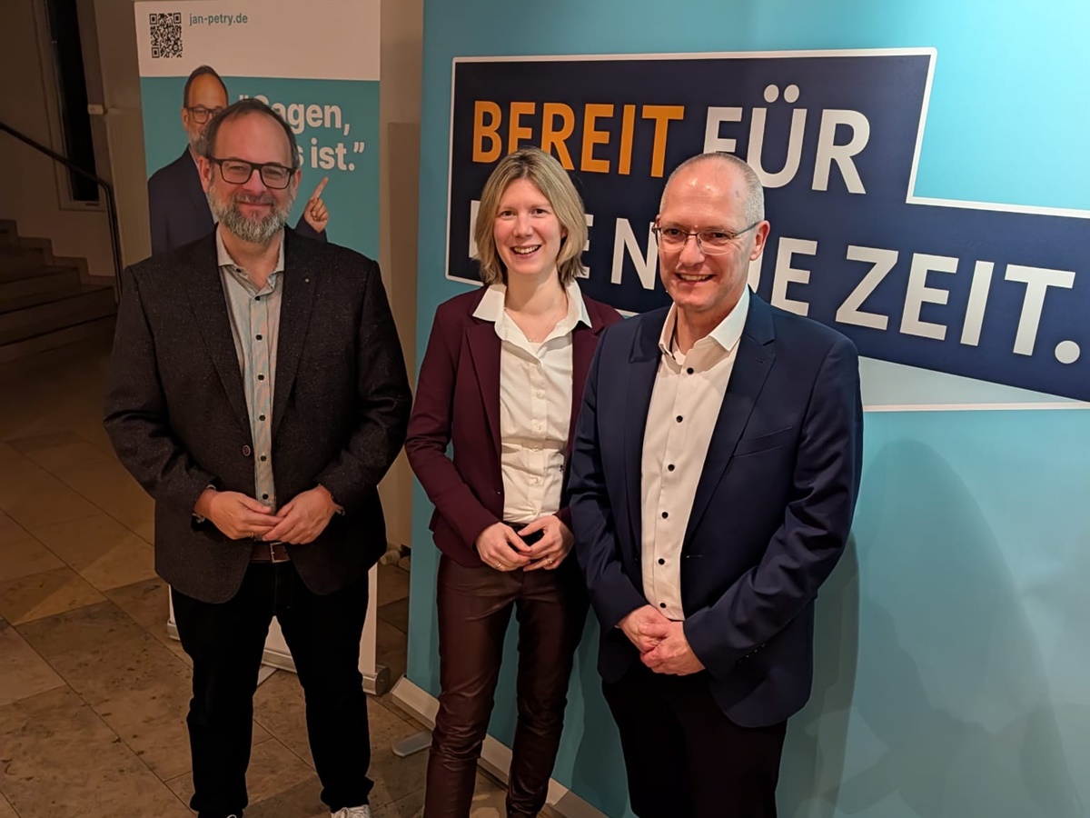 Foto von links nach rechts: Jan Petry, Jenny Gro� MdL, J�rgen Schmied (Foto: Christoph Zimmer)