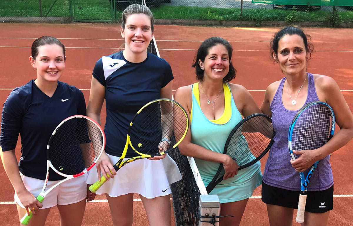 Clubmeister im Damen-Doppel von links:  Ayleen Herder/Jil Dreidoppel  Nadine Hachenberg/Natanja Neitzert. Fotos: TC Steimel