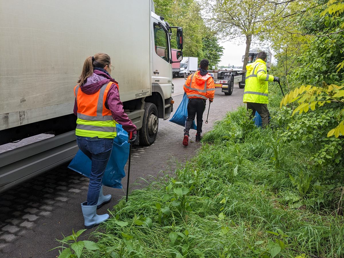 Die Verm�llung des Industriegebietes sorgt f�r hohe Sch�den f�r die Natur in Neuwied. (Foto: Cleanup, Neuwied)