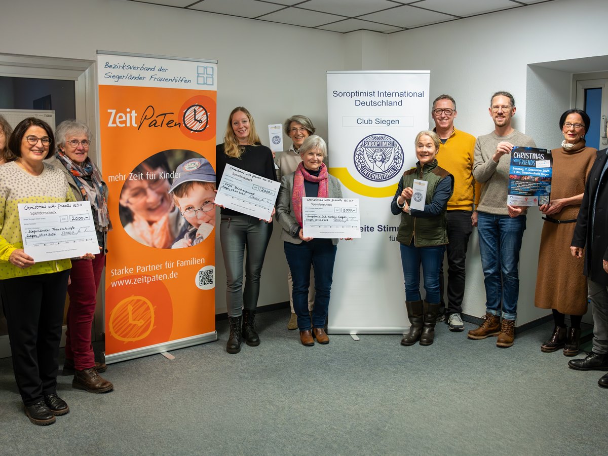 6.000 Euro Spenden aus "Christmas with Friends" wurden in Siegen �bergeben 