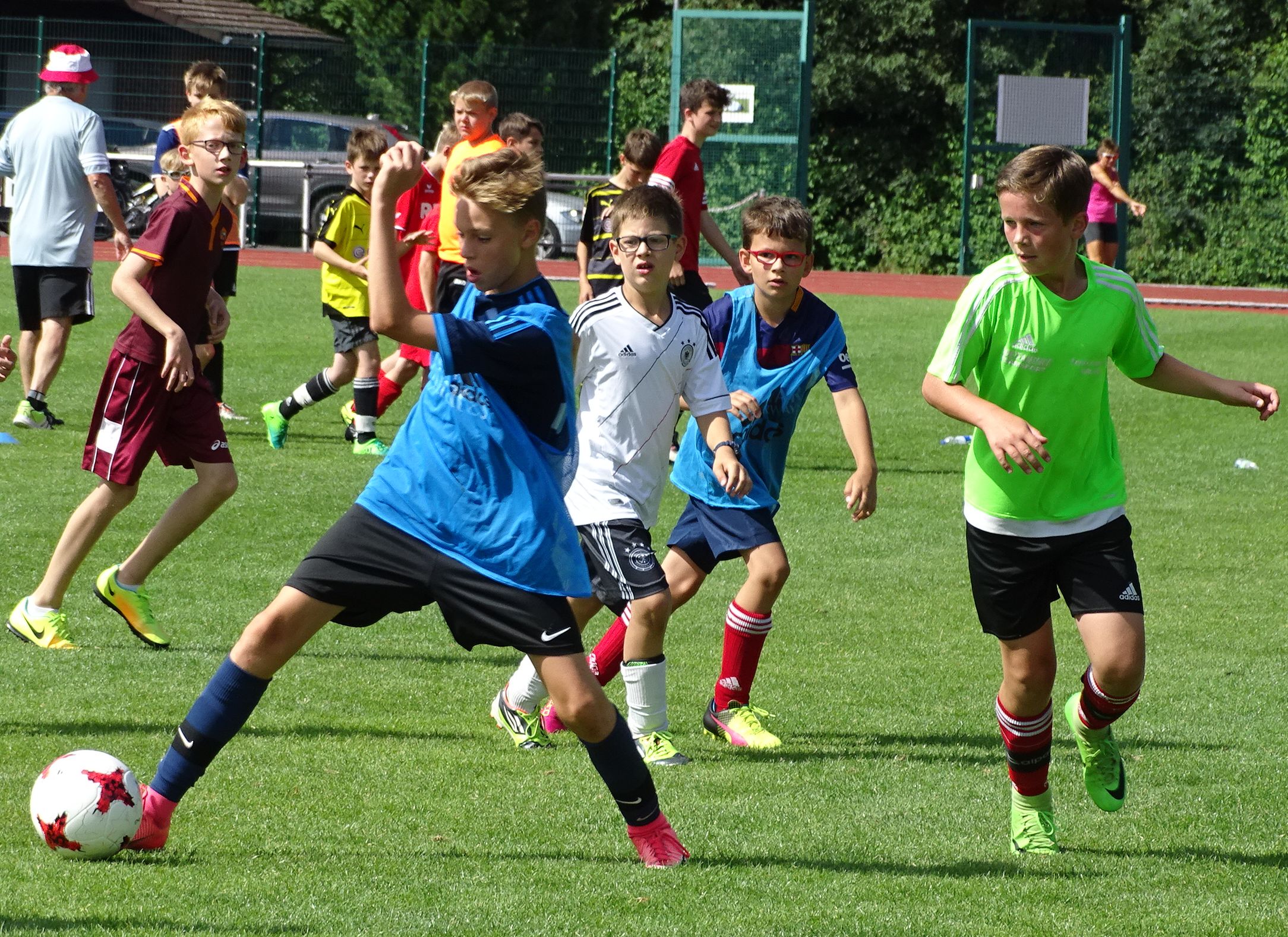 Spielfreude am Fuball pur  das Fufall-Ferien-Camp des Fuballkreises Westerwald/Sieg. Archivfoto: Willi Simon   