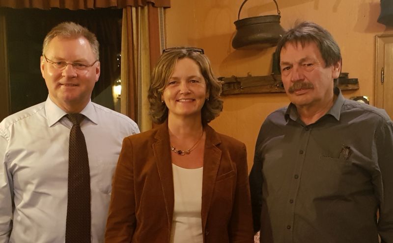 Von links: Viktor Schicker (Vorsitzender CDU-GV Rengsdorf-Waldbreitbach), Carmen Boden, Josef Engels (Vorsitzender CDU Hausen/Wied). Fotos: CDU-Ortsverband Hausen