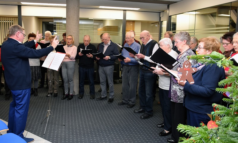 Weihnachtliche Klnge in der Volksbank Daaden eG