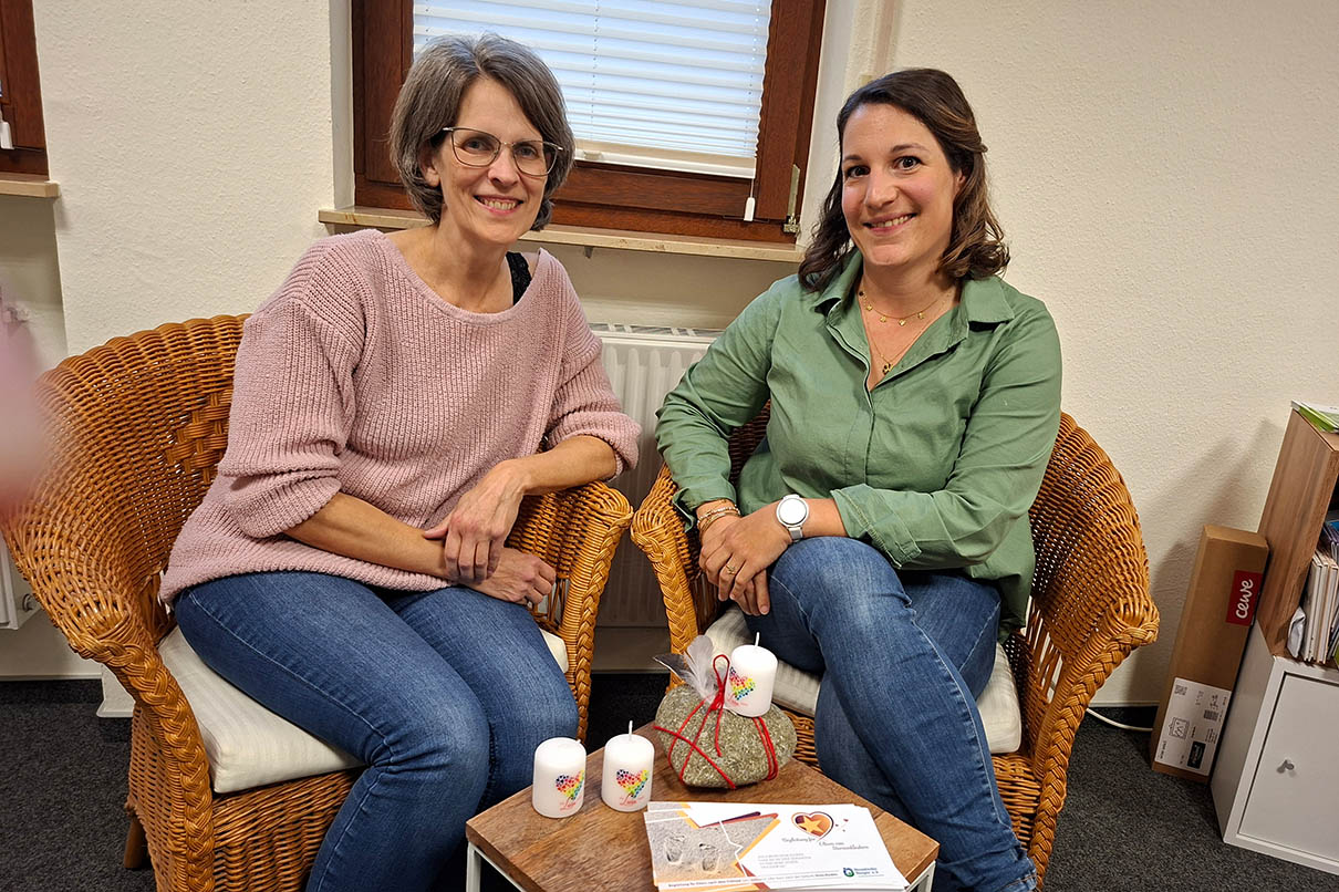 Christine Kabierschke und Bianca Orth begleiten betroffene Eltern in der Gesprchsgruppe. Foto: Beate Christ