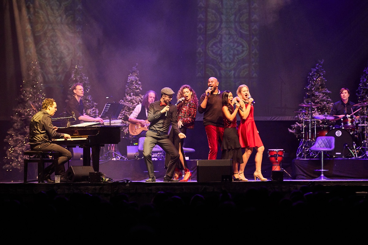 In diesem Jahr drfen die Zuschauer endlich wieder "echte" Christmas Moments Live-Konzerte miterleben. (Foto: Marc Foehr)